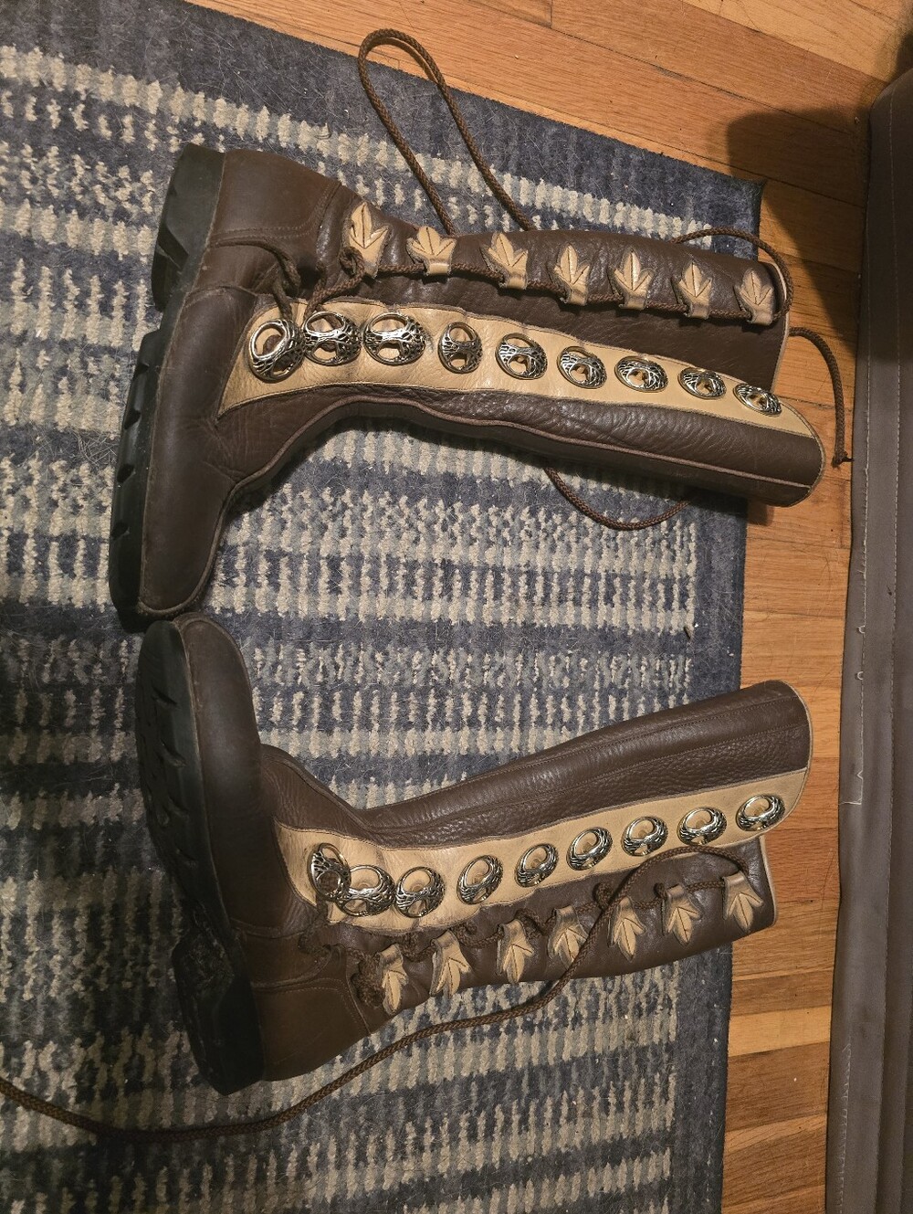 Son Of Sandlar  Size 39, 9 Button Boots